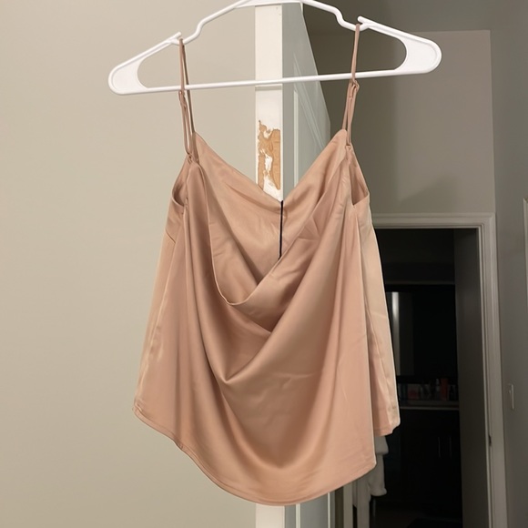 superdown Mischa Cowl Back Top - Picture 12 of 14